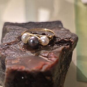 Gold  Wrap 3 Stone Pearl Ring sz 7